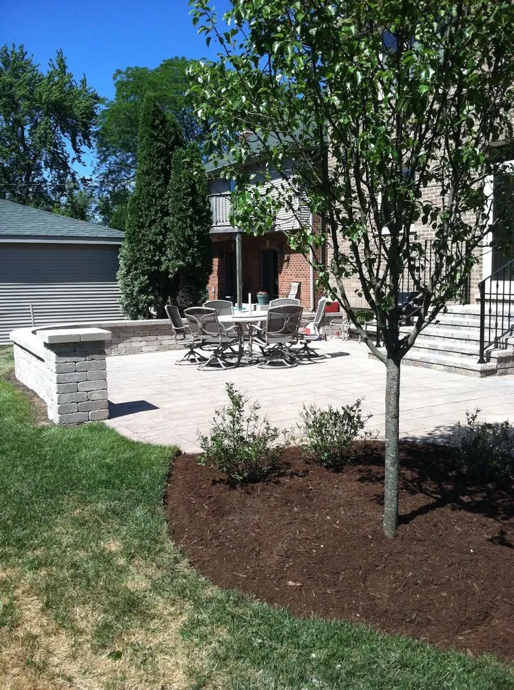 Custom yard maintenance in Franklin Park, IL - Rosario Gambino & Son Landscaping