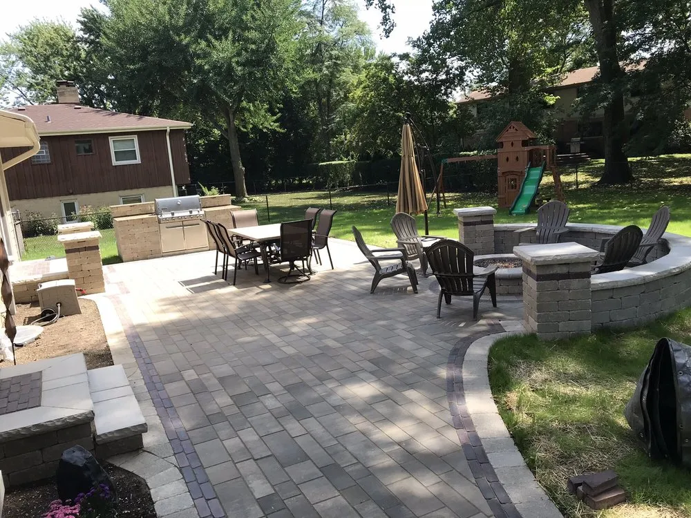 Top-rated yard cleanup service experts serving Franklin Park, IL - Rosario Gambino & Son Landscaping