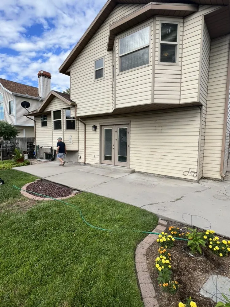 Affordable yard cleanup service experts serving Orem, UT - Rosas Construction