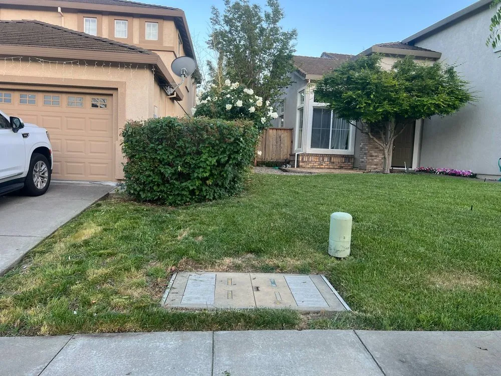 Reliable yard maintenance with custom design in Vacaville, CA by Rosas Landscape