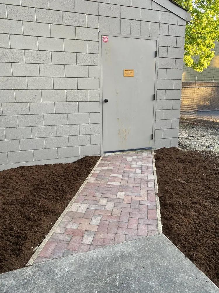 Affordable residential landscaping for beautiful yards across Medford, OR - Rosas Landscaping Maintenance & Clean -Ups