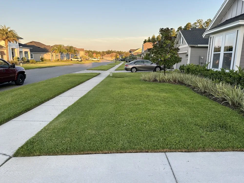 Custom lawn care service in Jacksonville, FL - Rosas Lawn Care