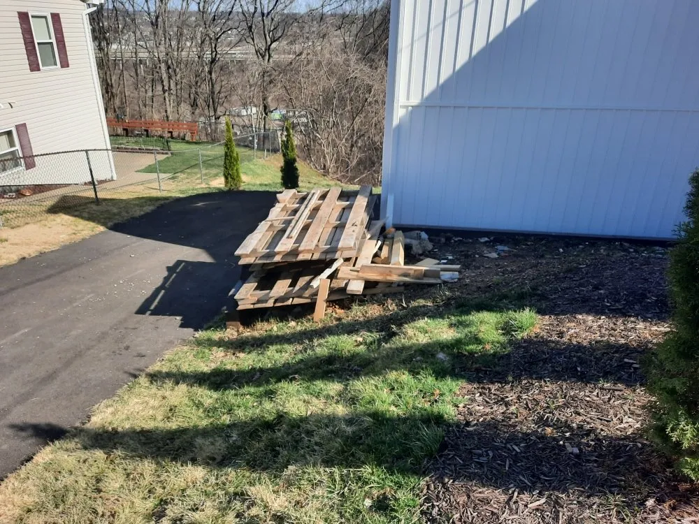 Local lawn care service for residential properties in Glenshaw, PA by Roscoe's Maintenance Service