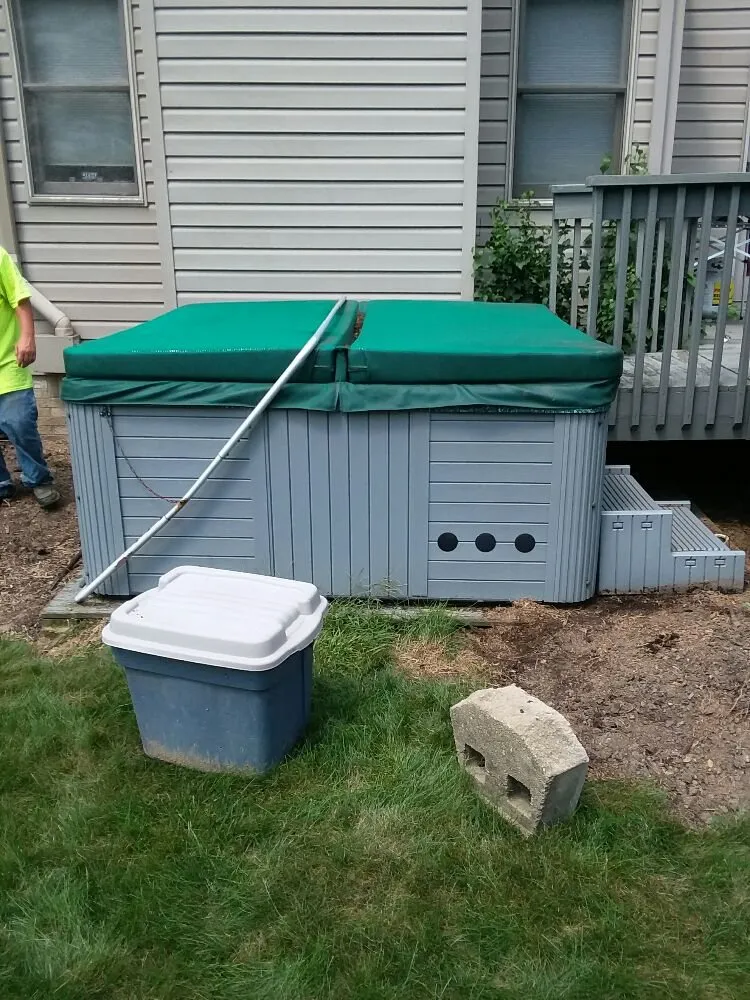 Custom landscape design experts serving Glenshaw, PA - Roscoe's Maintenance Service