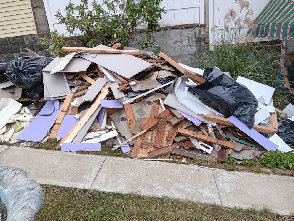 Expert lawn mowing service experts serving Glenshaw, PA - Roscoe's Maintenance Service