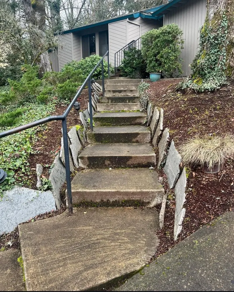 Trusted yard cleanup service for outdoor upgrades in Portland, OR by Rose City Building Services