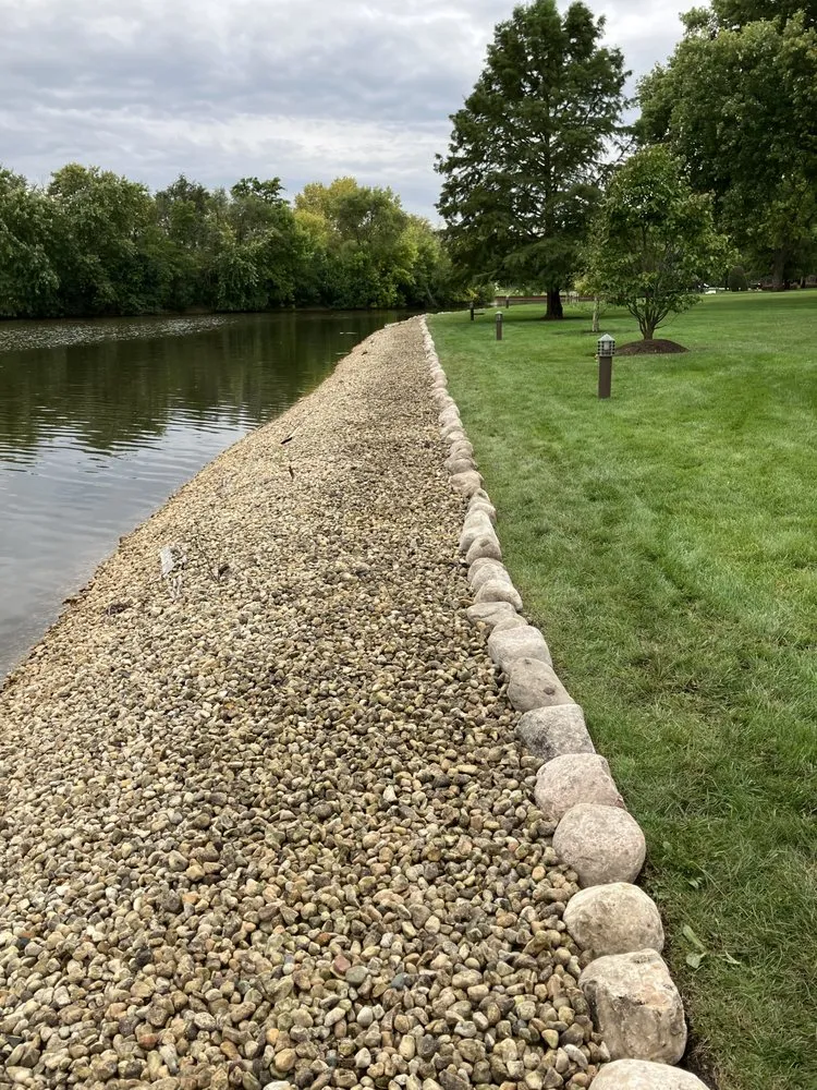 Local outdoor landscaping experts serving Des Plaines, IL - Rose Garden Landscaping