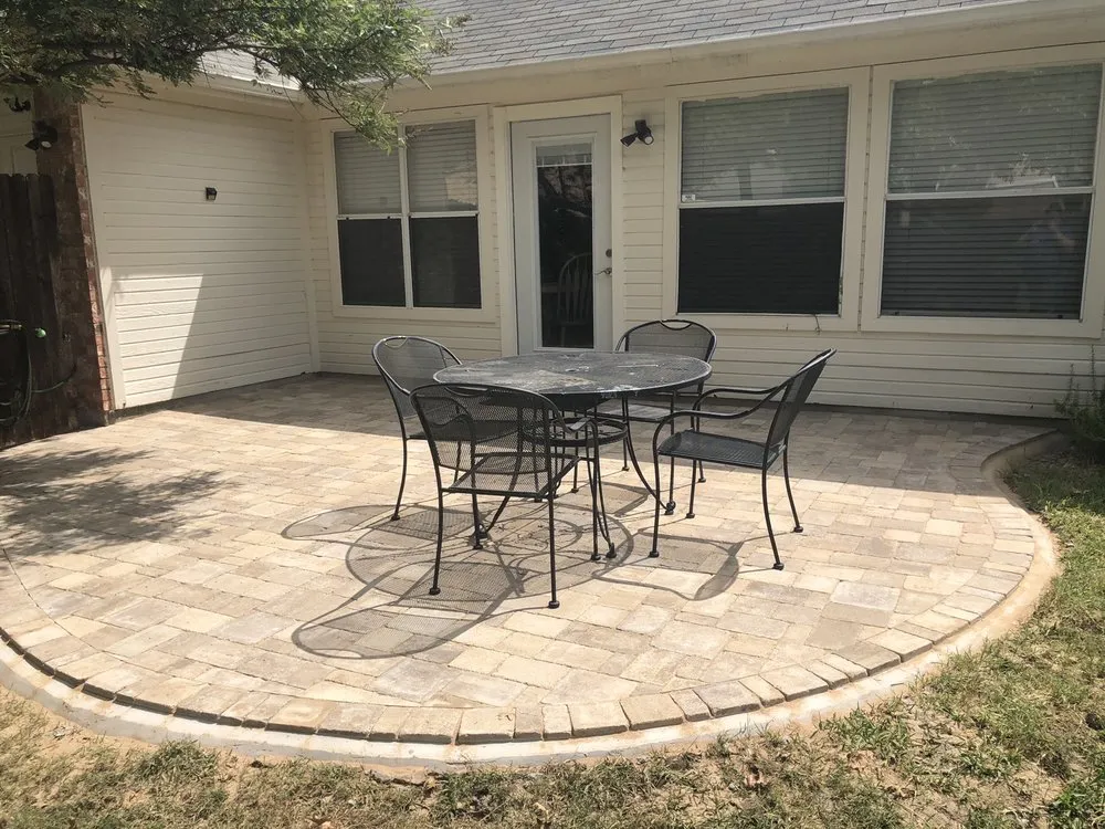 Custom outdoor landscaping in Lewisville, TX by Rose Landscapes