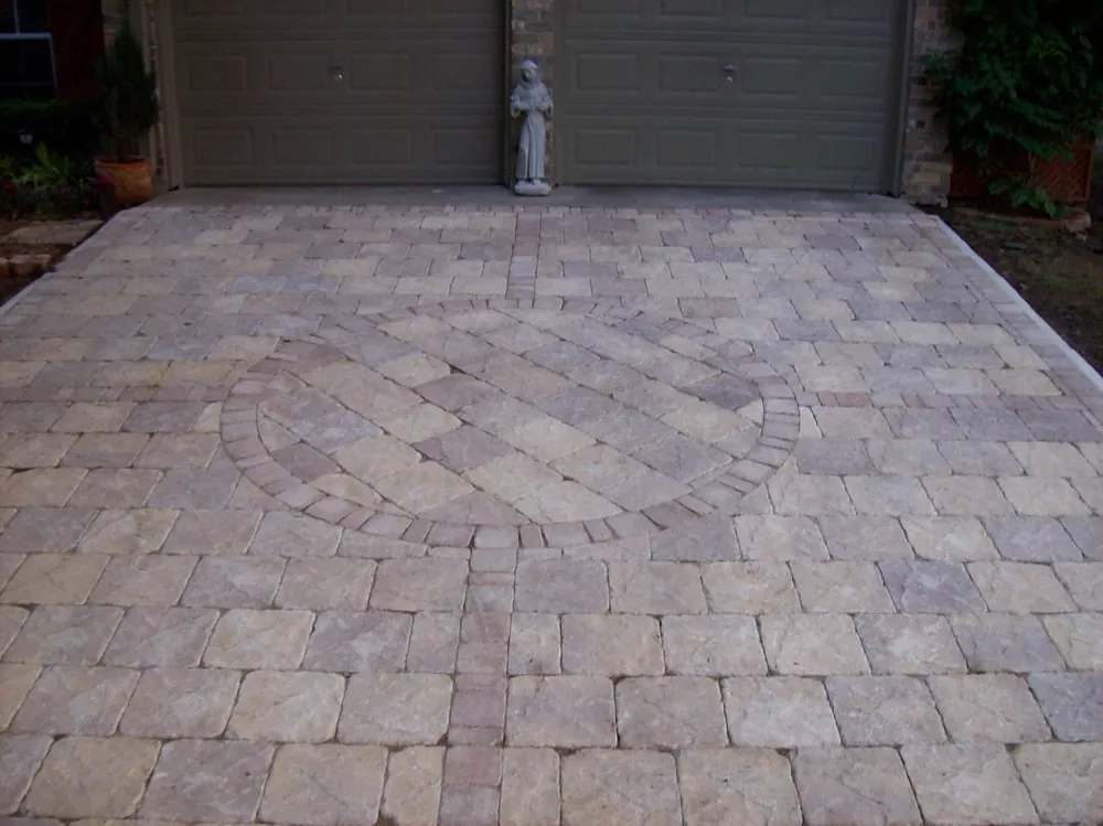 Custom yard maintenance in Lewisville, TX - Rose Landscapes