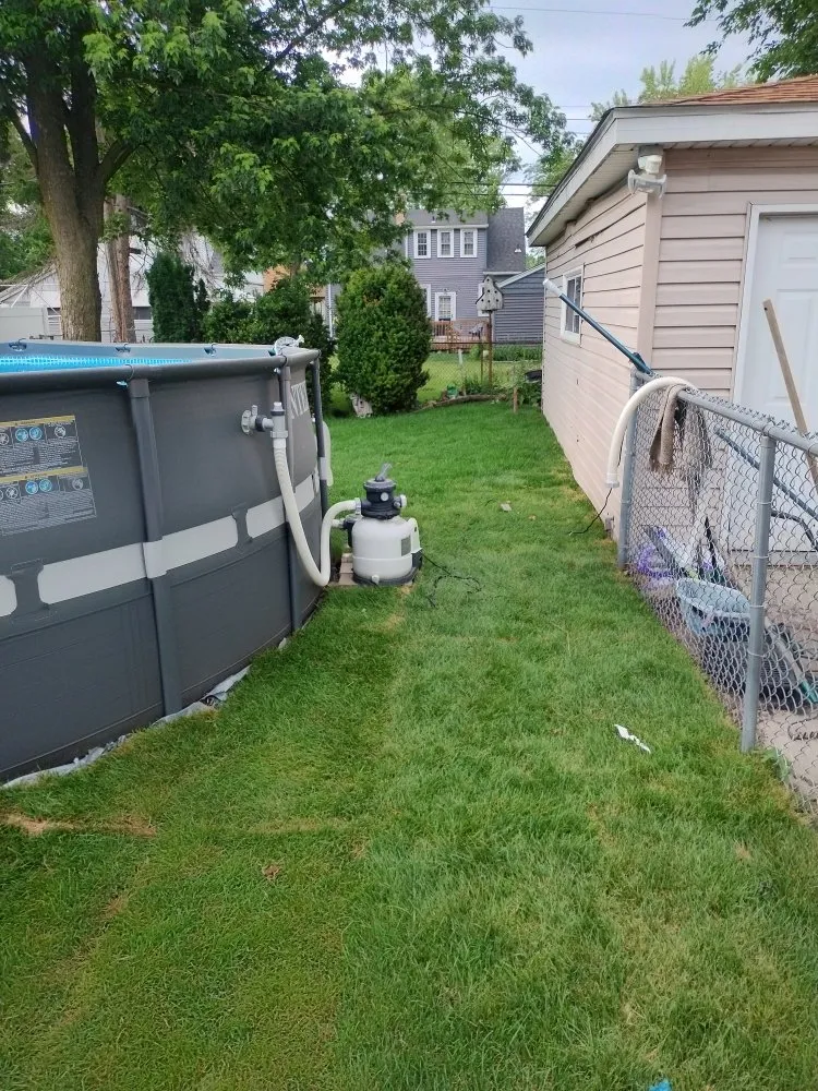 Professional lawn care service experts serving Hobart, IN - Rose Landscaping & Maintenance