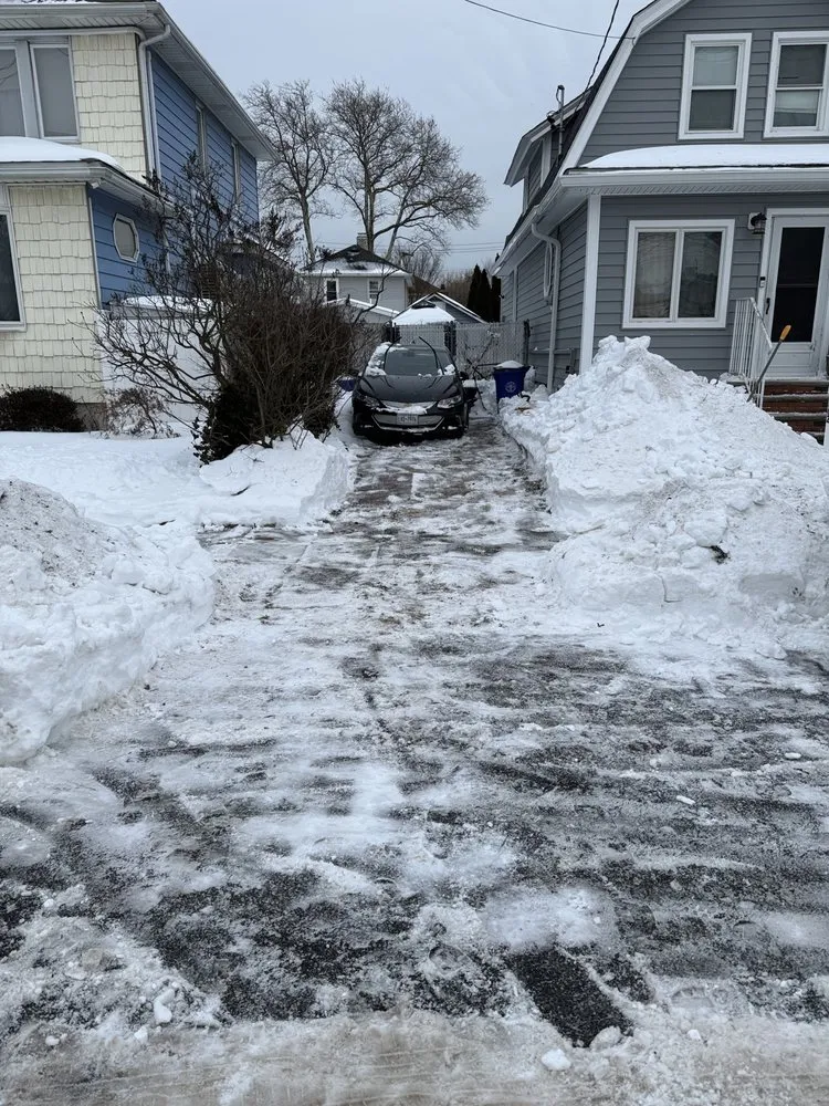 Trusted lawn care service experts serving Staten Island, NY - Rose Landscaping