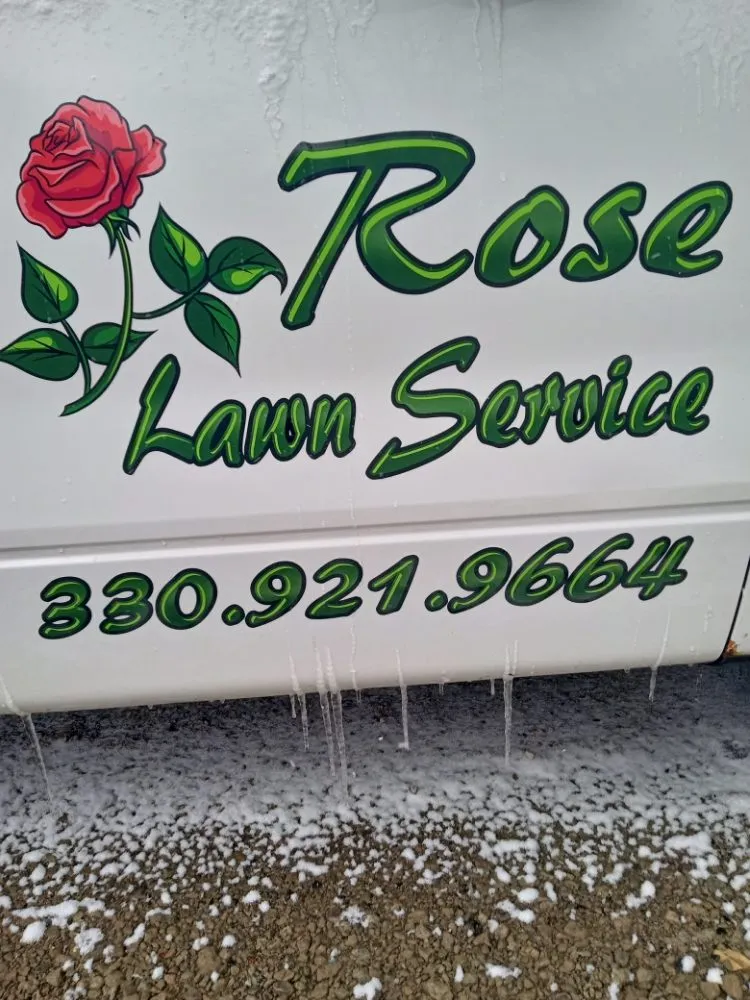 Top-rated garden landscaping for homes in Salem, OH by Rose lawn service and care