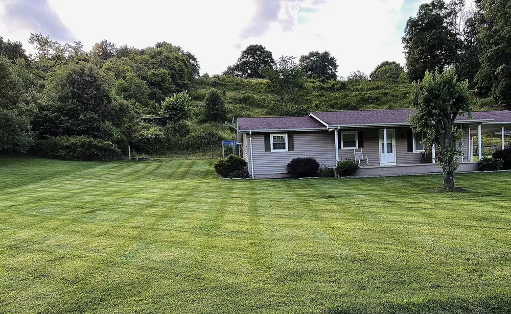 Professional landscaping services in Jonesborough, TN by Rose Lawncare and Landscaping