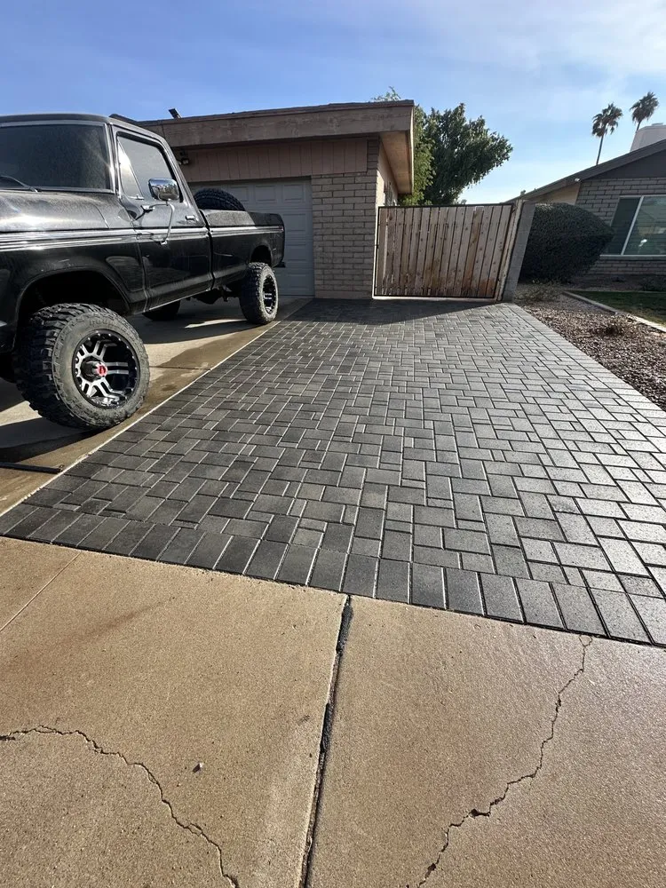 Professional residential landscaping for residential properties in Phoenix, AZ by Rosecape & Maintenance