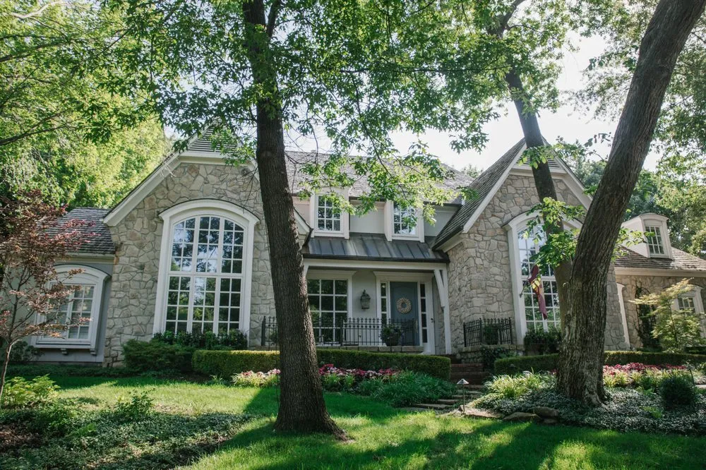 Trusted lawn mowing service in Kansas City, MO - Rosehill Gardens