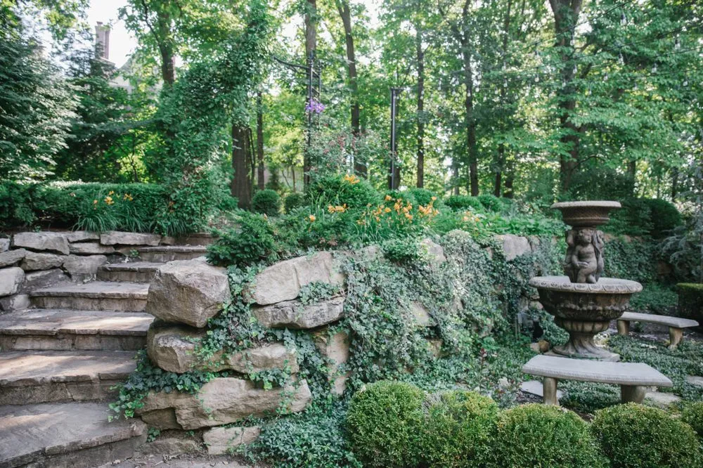 Custom yard cleanup service experts serving Kansas City, MO - Rosehill Gardens