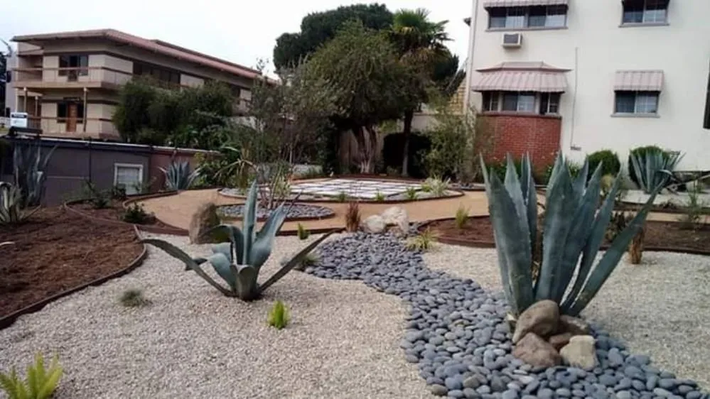 Professional lawn mowing service in Pasadena, CA by Rosemberg Landscaping & Sprinkler Systems