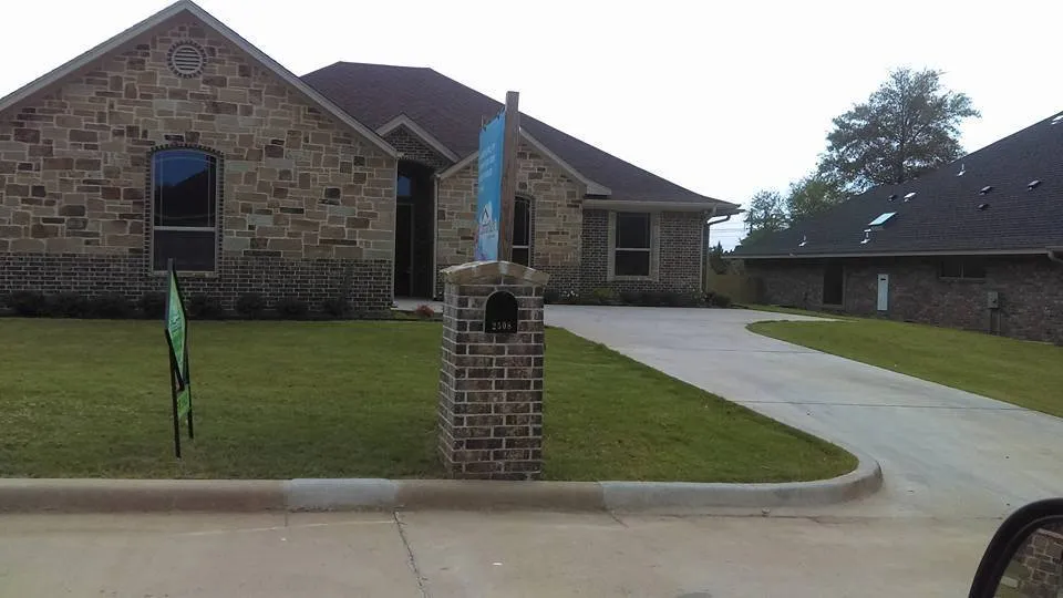 Expert lawn mowing service with custom design across Longview, TX - Rosen All Season Lawn Care