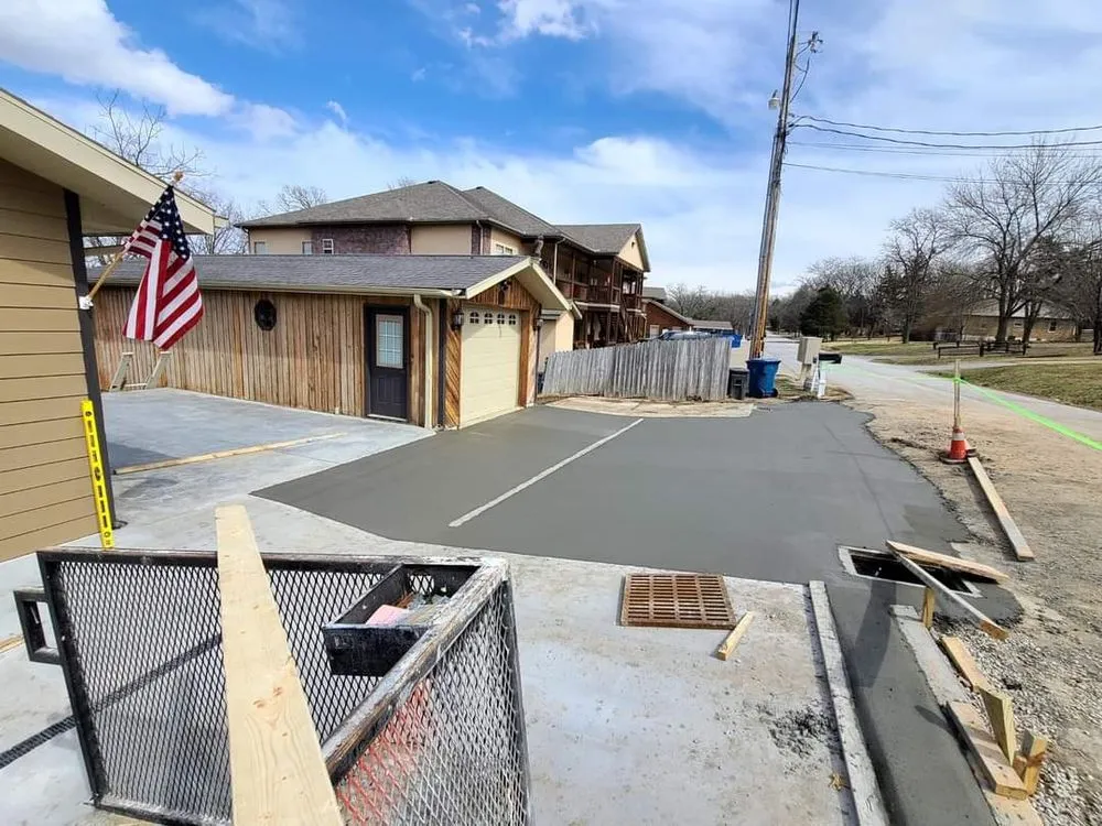 Top-rated yard maintenance in Rockaway Beach, MO - Rosendo Marin