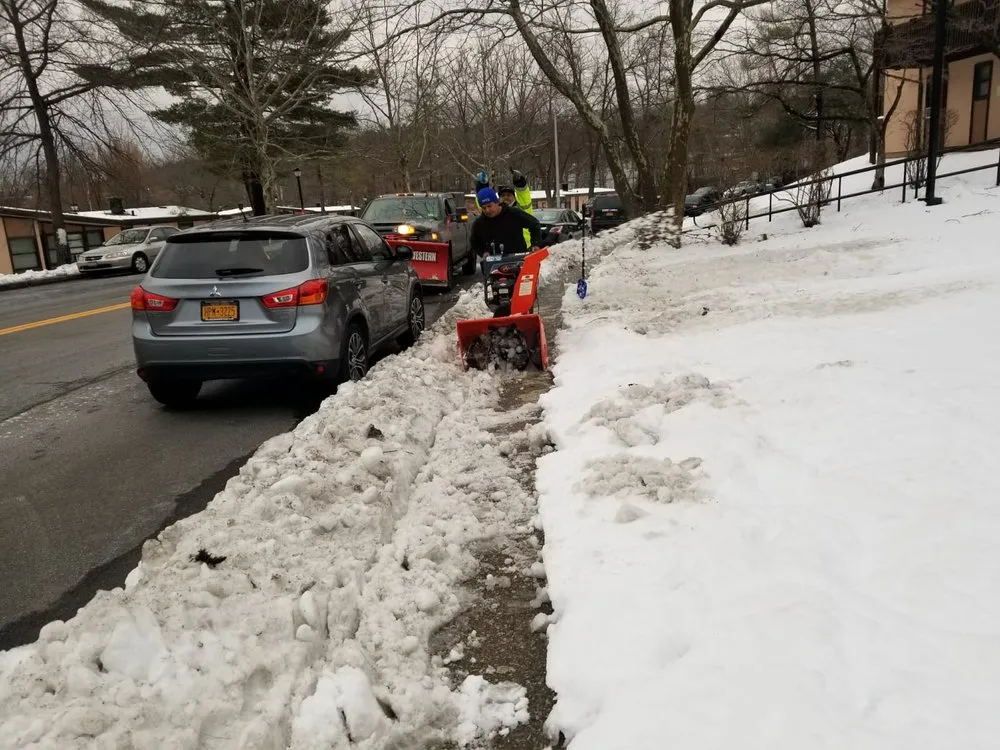 Local yard maintenance in Katonah, NY - Rosendo Mason & Contracting