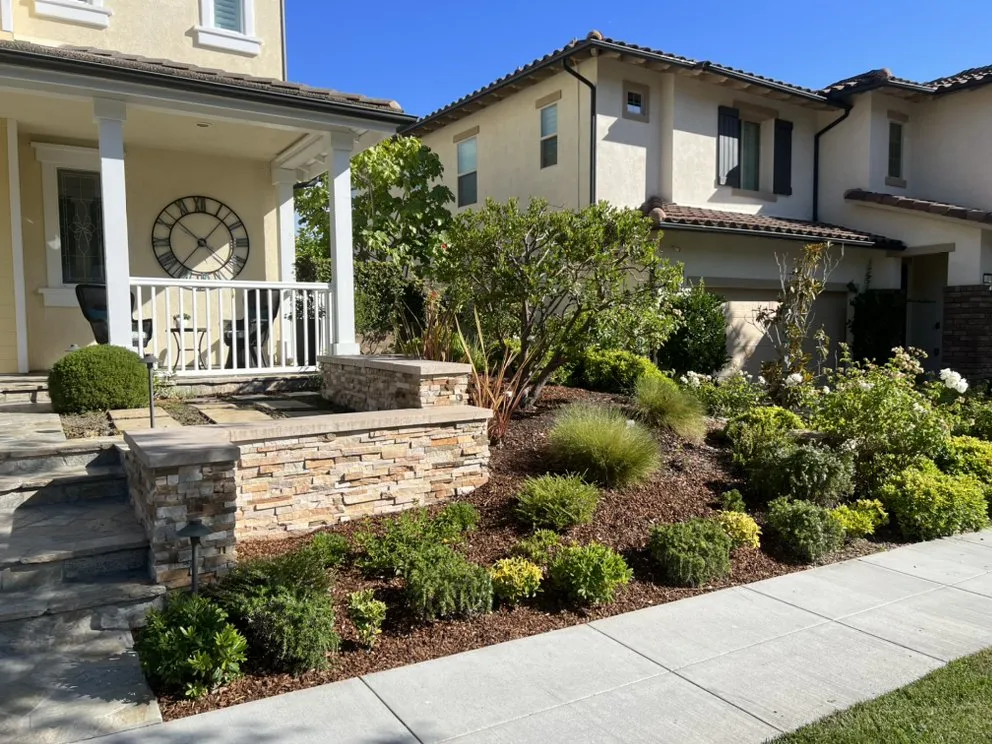 Local residential landscaping with custom design in Tustin, CA by Rosendo’s Landscape & Maintenance