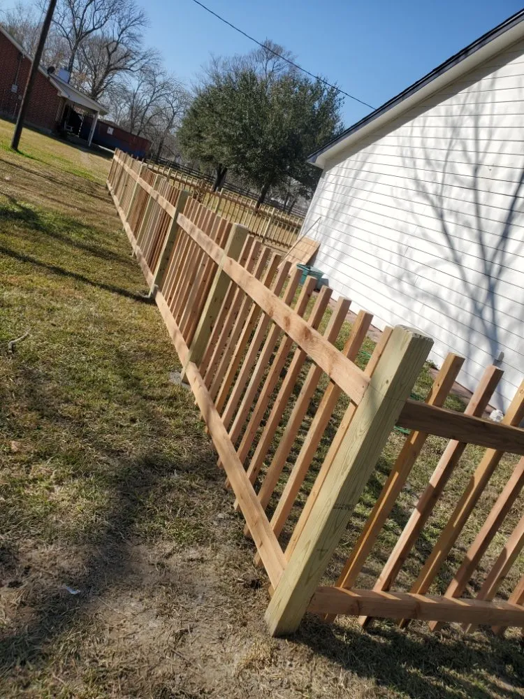 Top-rated lawn care service for year-round maintenance in Webster, TX by Roses Landscaping