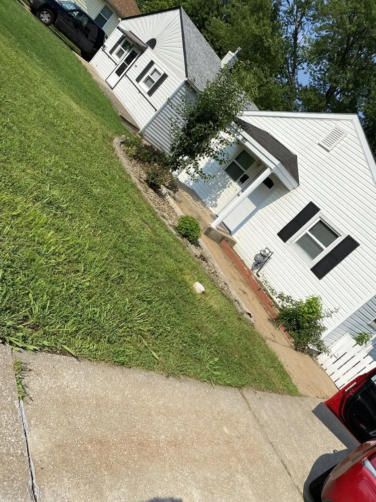 Expert garden landscaping near you in St. Peters, MO by Rosewood Landscape Designs