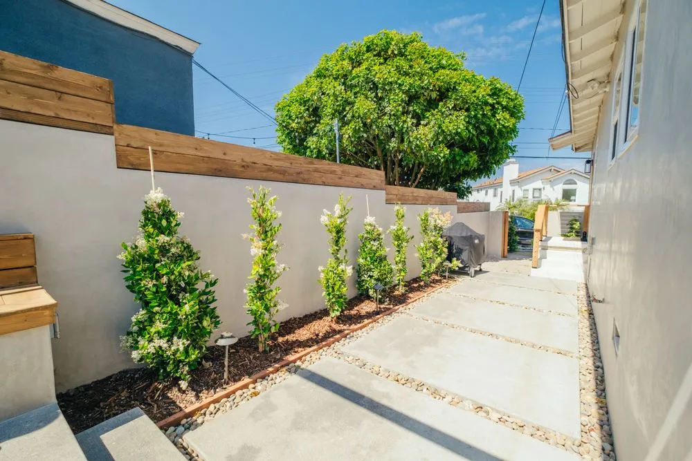 Reliable yard cleanup service in Palos Verdes Estates, CA - Rosewood Landscape