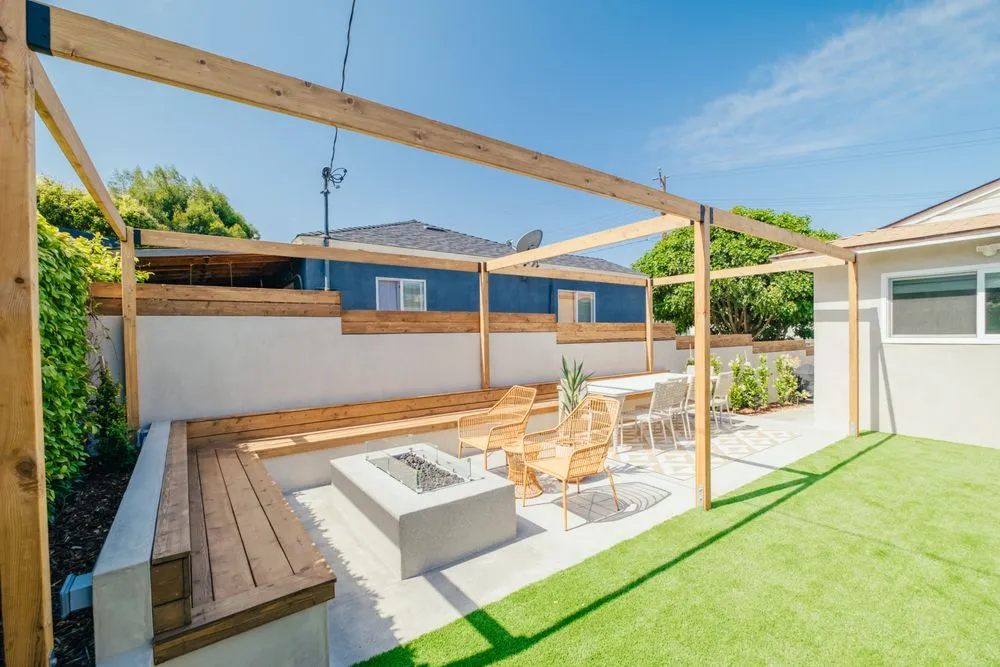 Reliable yard cleanup service for homes in Palos Verdes Estates, CA by Rosewood Landscape