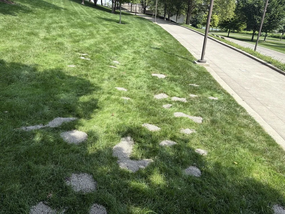 Expert outdoor landscaping experts serving Columbus, OH - Rosey’s Home & Lawn Care