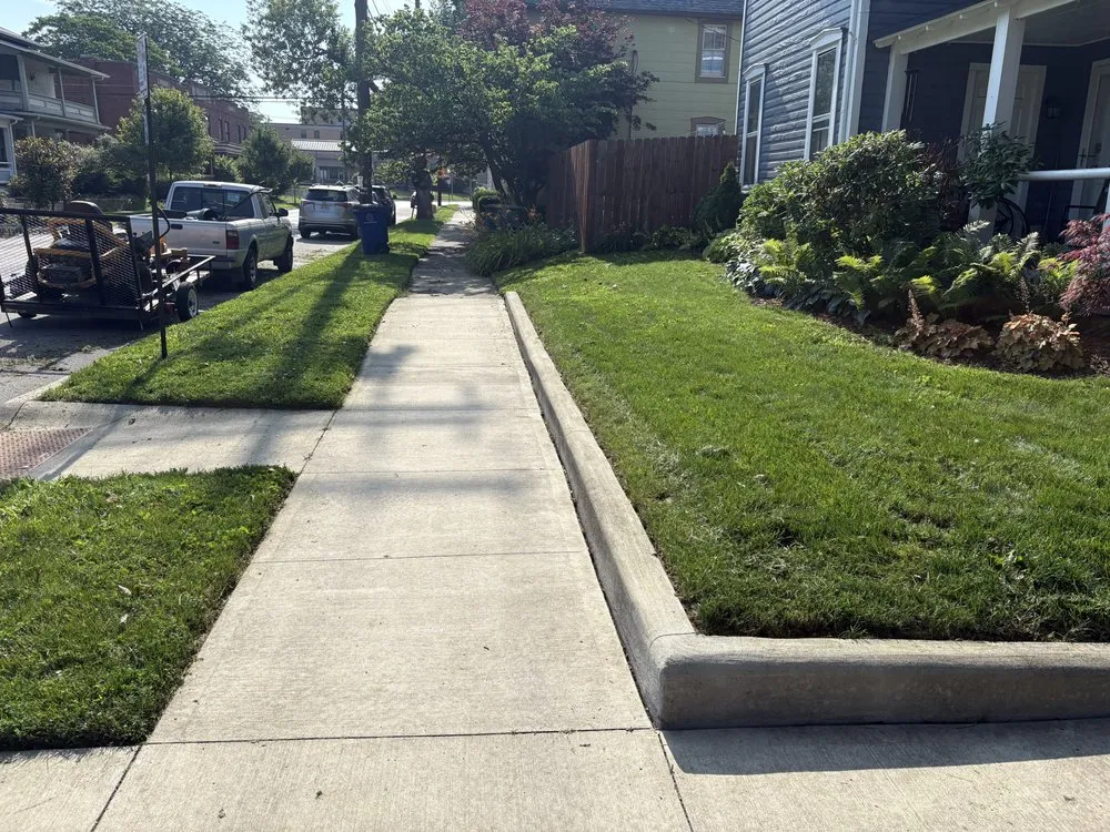 Trusted lawn care service in Columbus, OH - Rosey’s Home & Lawn Care