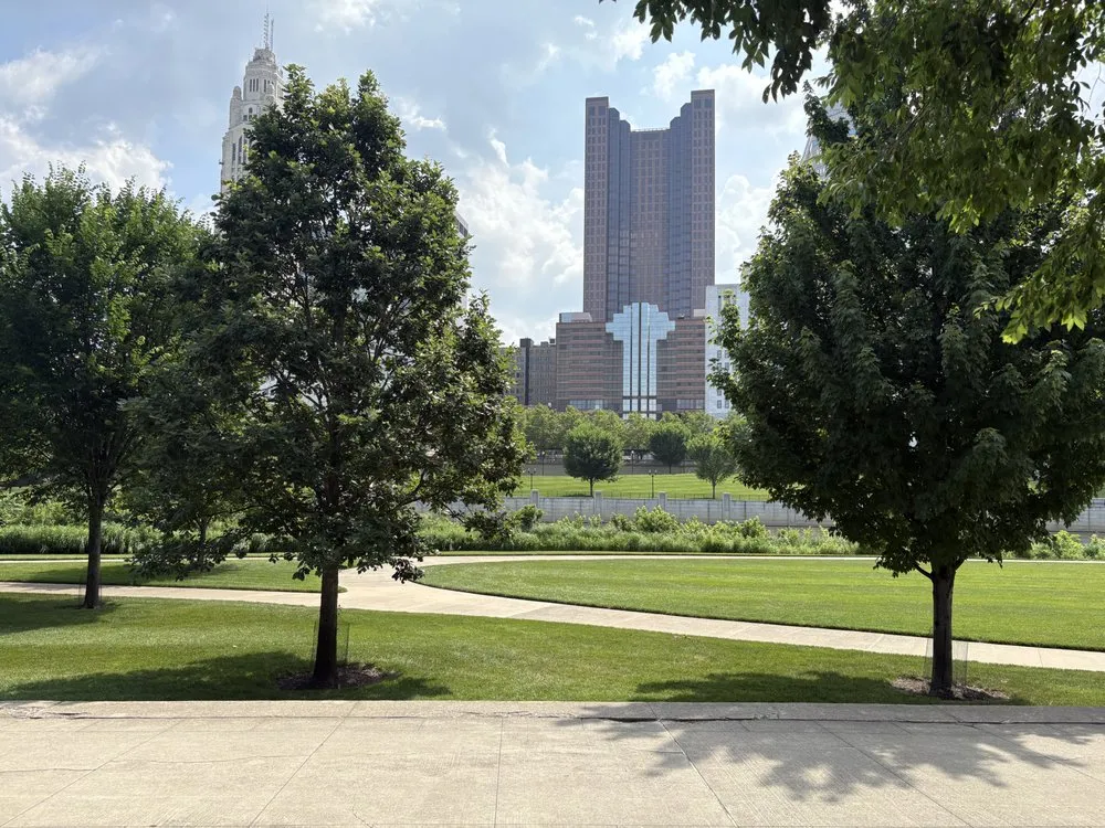 Reliable outdoor landscaping in Columbus, OH by Rosey’s Home & Lawn Care