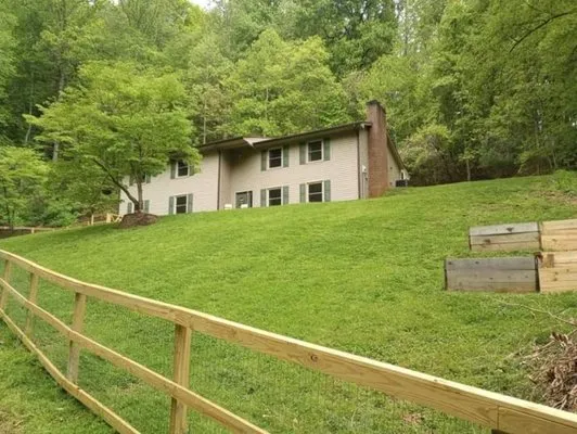 Roshawn's Small-Scale Landscaping Logo