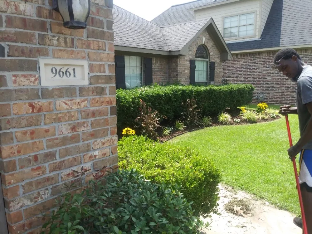 Custom landscaping services experts serving Bossier City, LA - Rosie Lee's Services