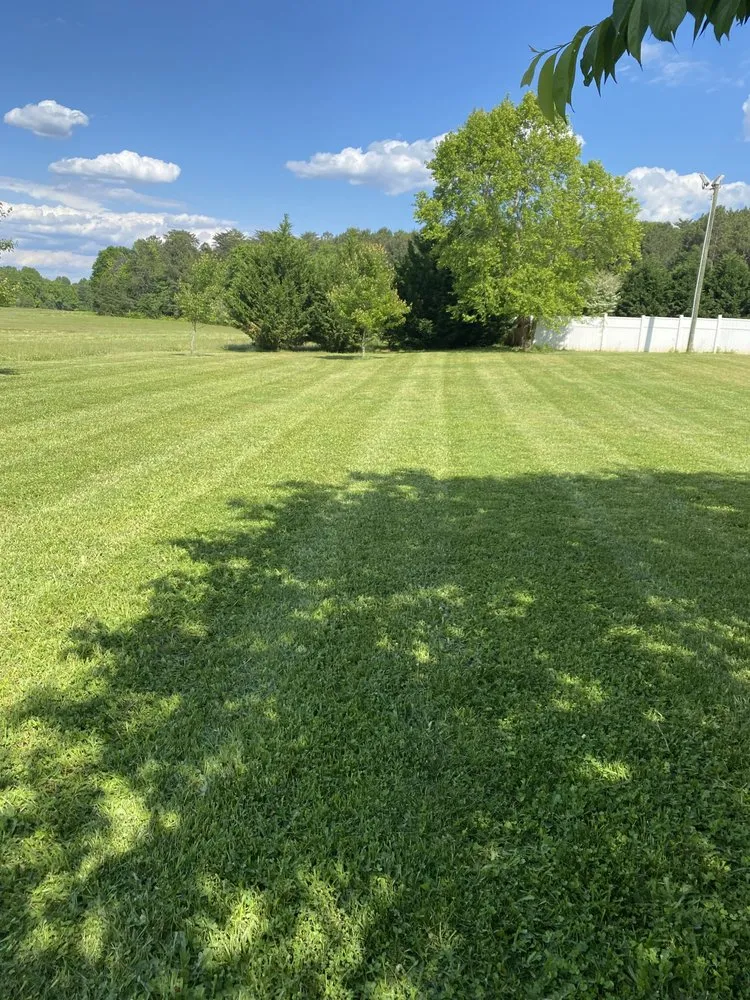 Affordable lawn mowing service experts serving Denver, NC - Rosie’s Lawncare