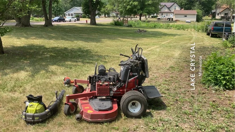 Expert lawn mowing service experts serving Nicollet, MN - Rosin Bros Lawn care