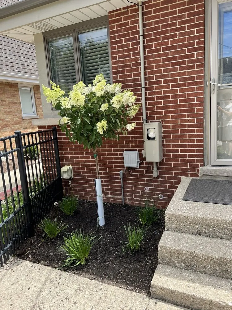 Local outdoor landscaping in Elmhurst, IL by Ross & Jack's Landscaping