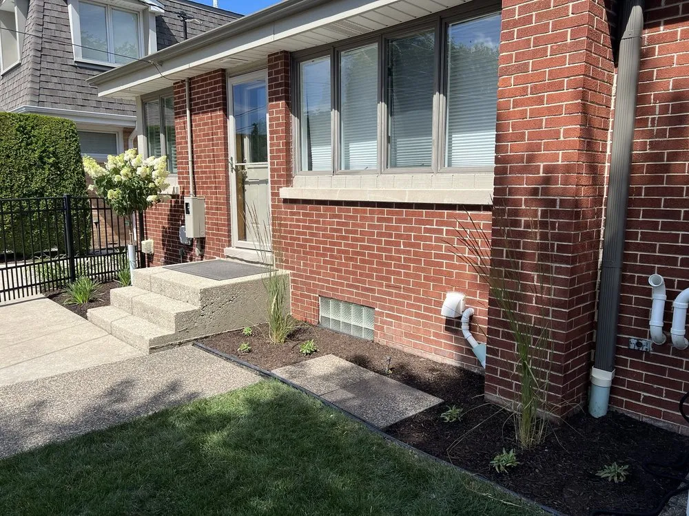 Professional lawn mowing service in Elmhurst, IL by Ross & Jack's Landscaping