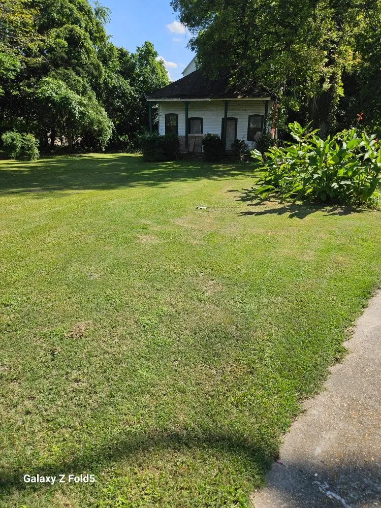 Local landscape design for homes across Vicksburg, MS - Ross Enterprises