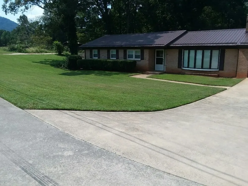Professional landscaping services in Morganton, NC - Ross Lawn Care