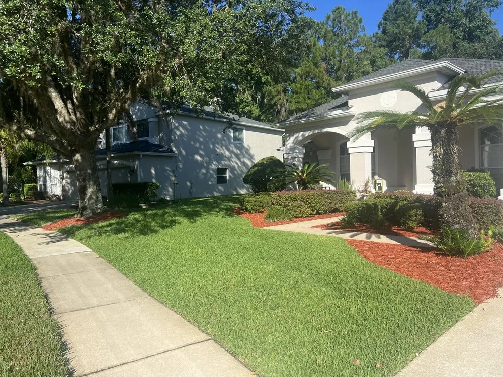 Local lawn mowing service in Jacksonville, FL by Ross Mowing