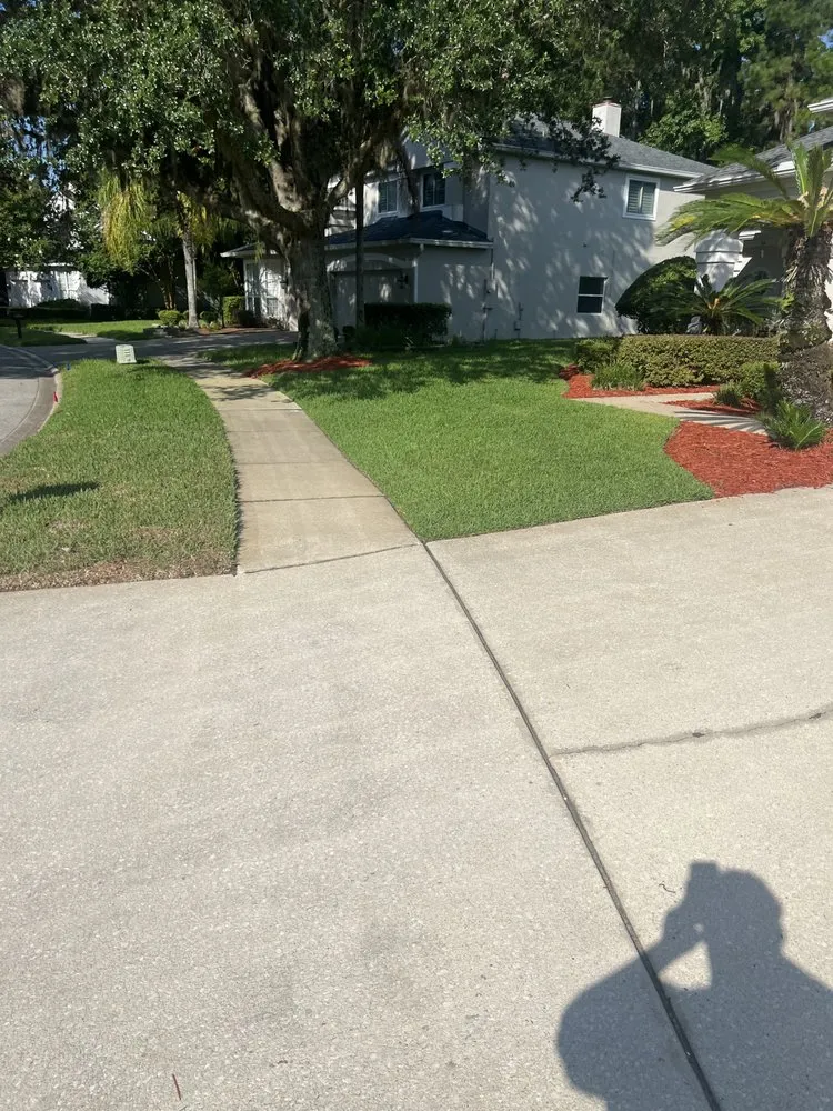 Custom landscape design experts serving Jacksonville, FL - Ross Mowing