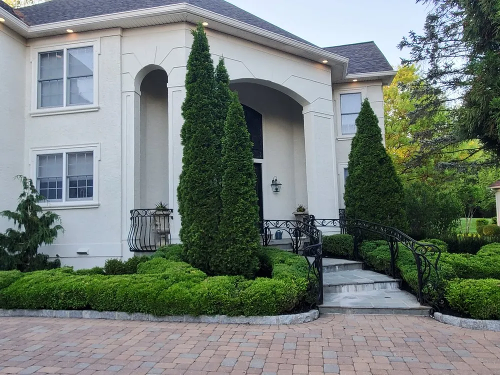 Trusted garden landscaping for residential properties in Warrington, PA by Rossillo Landscaping