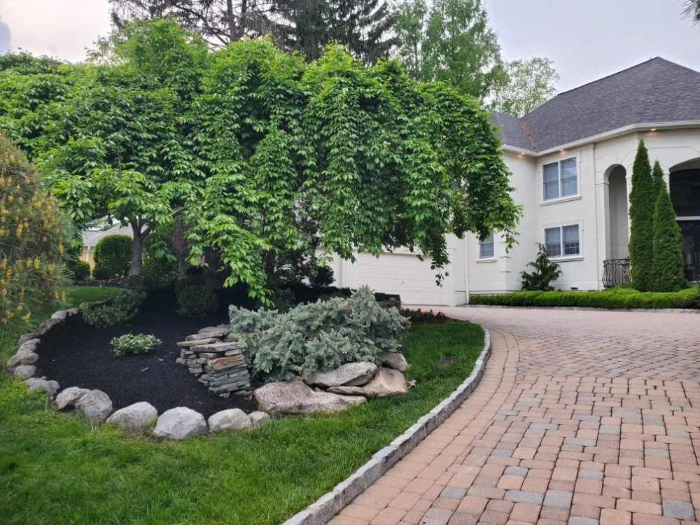 Local landscaping services experts serving Warrington, PA - Rossillo Landscaping
