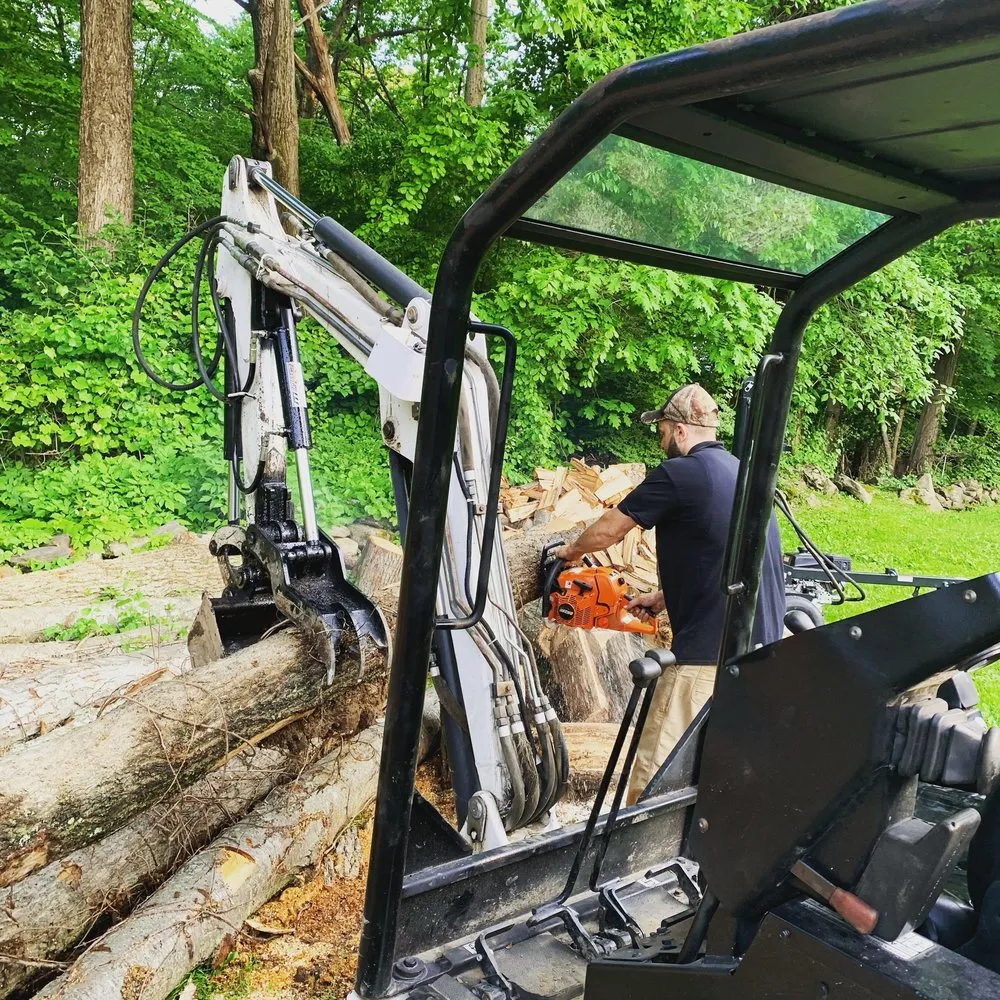 Reliable lawn mowing service in Ridgefield, CT by Rossini Landscaping