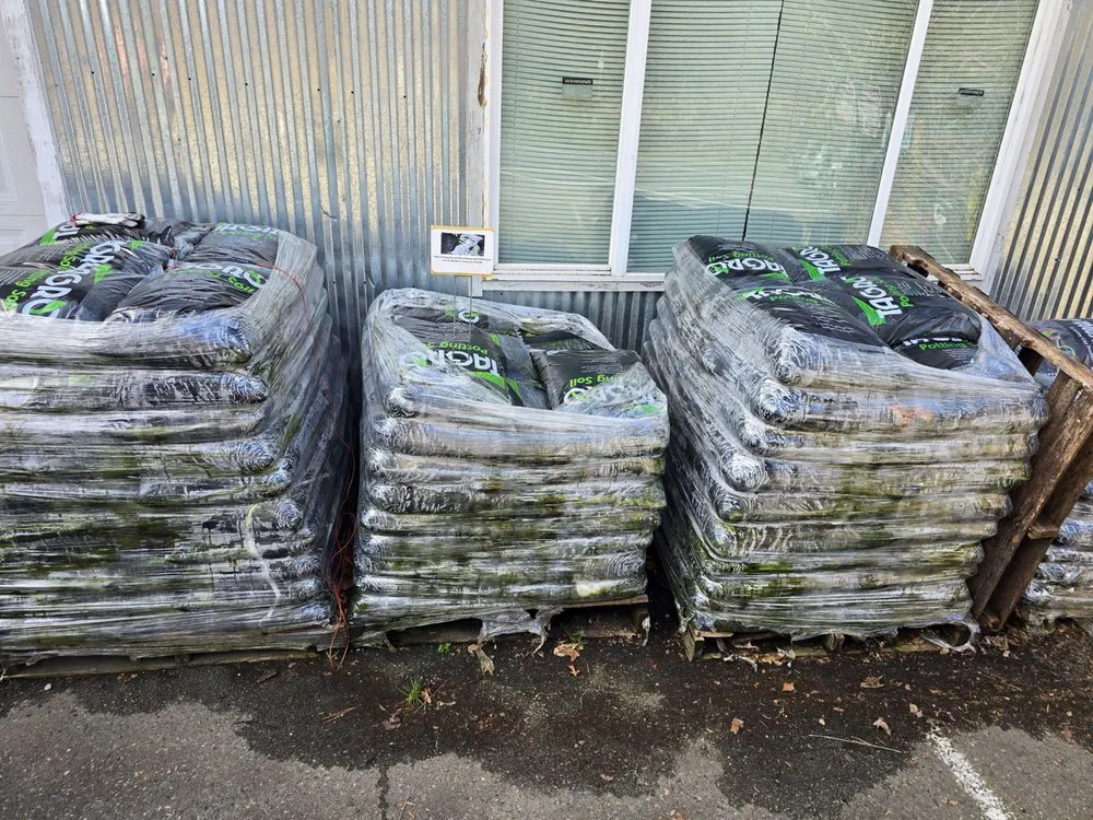 Trusted outdoor landscaping for year-round maintenance in Tukwila, WA by Rosso Gardens