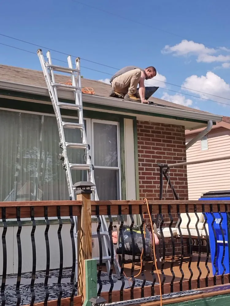 Trusted lawn care service experts serving Kansas City, MO - Ross's Gutter & Leaf Clean Up