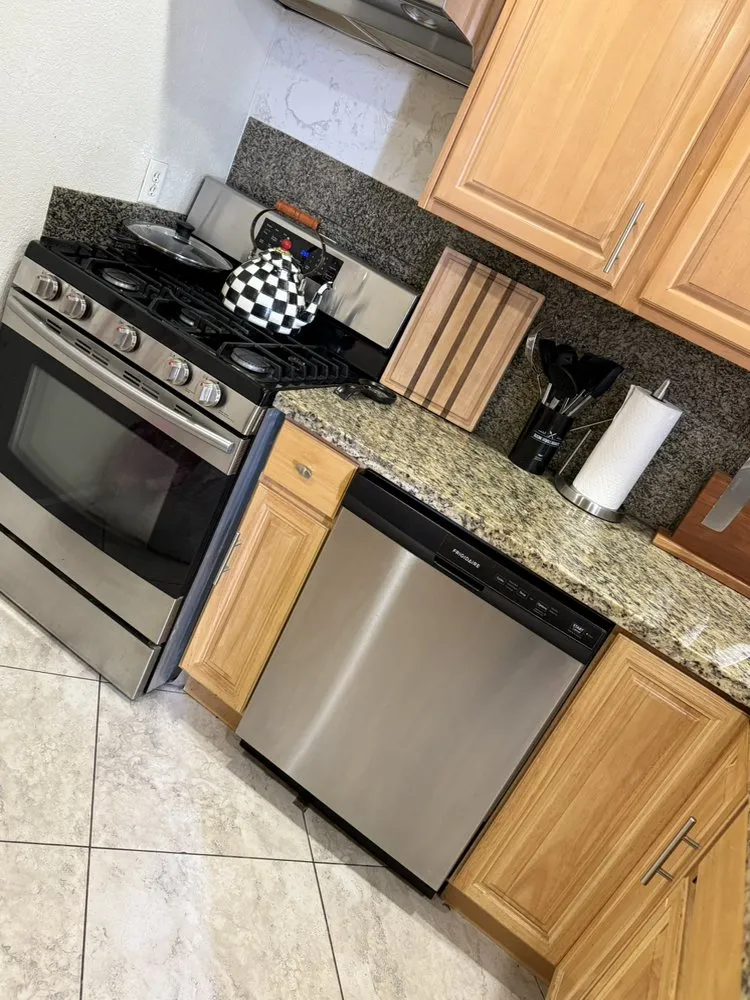 Affordable garden landscaping with custom design in Marina, CA by Rosy Cleaning