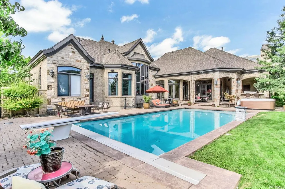 Expert yard maintenance in Draper, UT by Roth Landscape Services