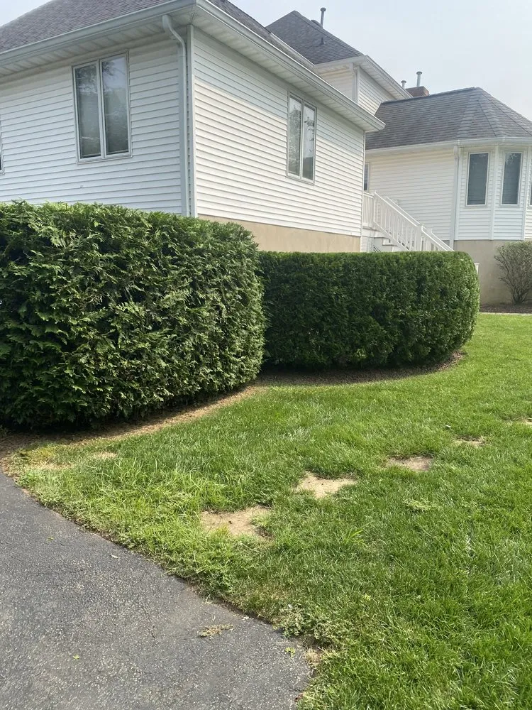 Professional lawn mowing service experts serving Howell Township, NJ - Rotman's Landscaping
